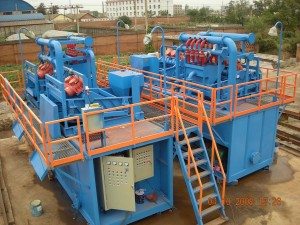 Horizontal directional drilling mud recycle system